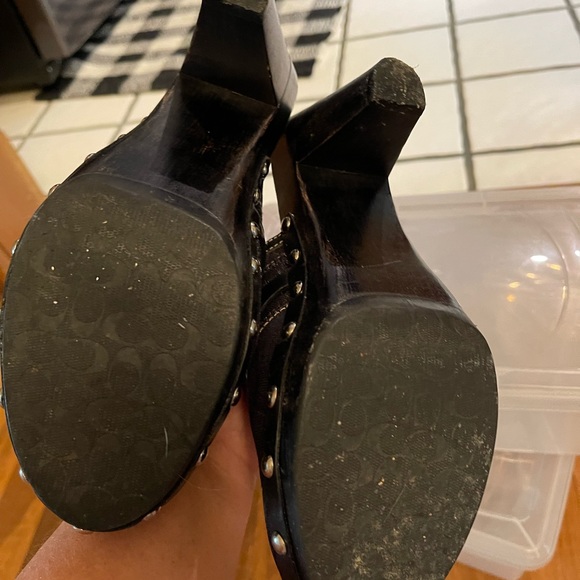 Coach mule shoe. Worn 2 times. Black very nice. 7.5 but runs a little small - Picture 2 of 9